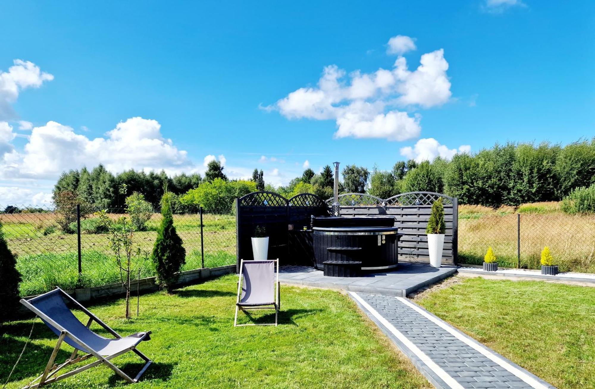 Diamenty Baltyku Domki Wakacyjne Balia Z Jacuzzi Mielenko Exterior foto